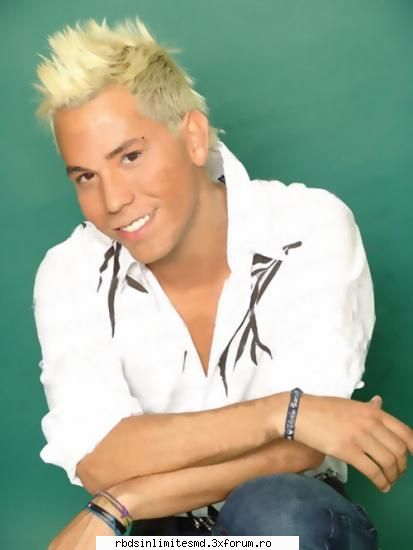 christian chavez trasnitul trupei christian chavez trasnitul giovanni din rebelde este christian